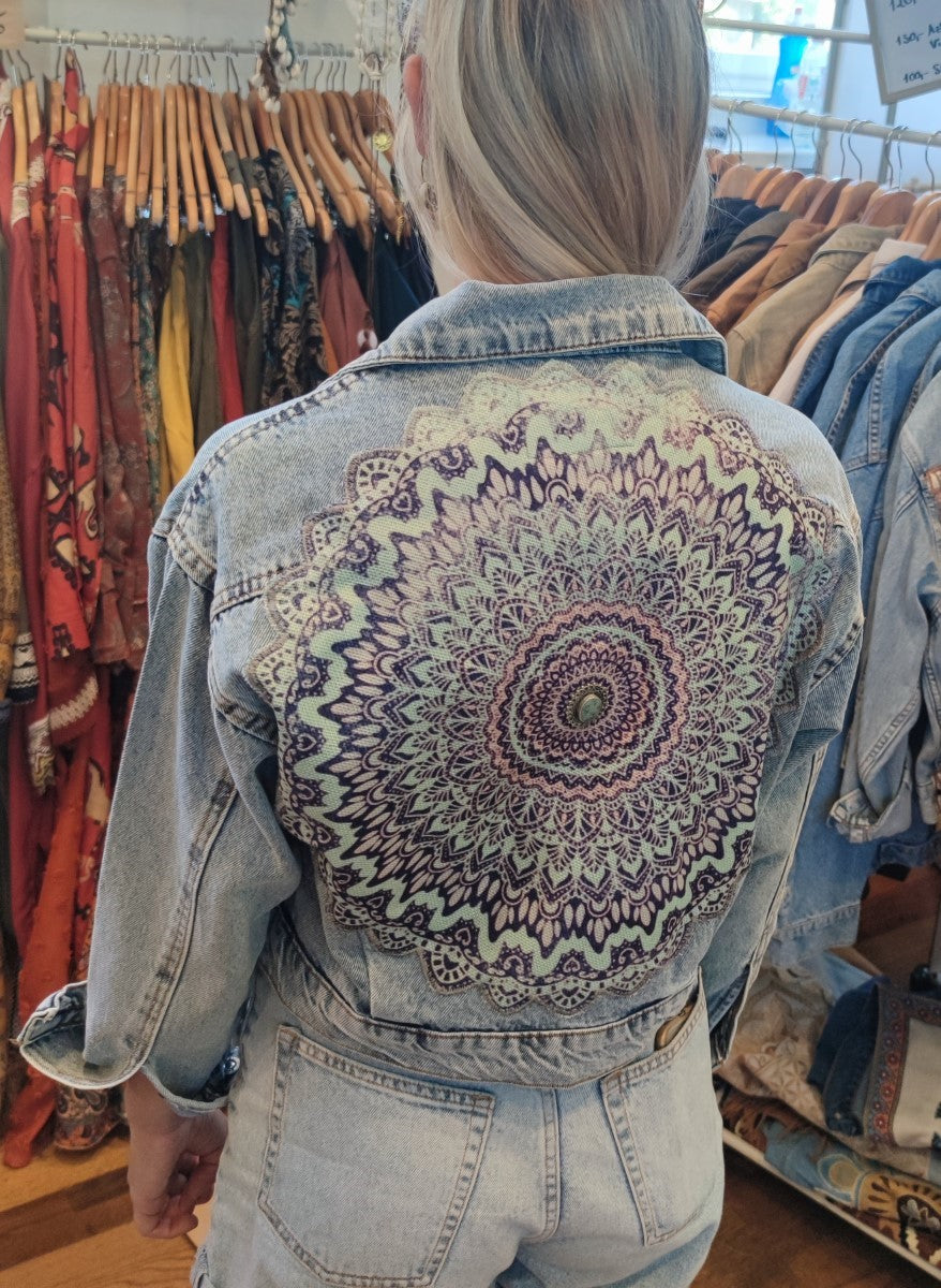 Upcycling mit DEINER Jeansjacke - Mandala türkis