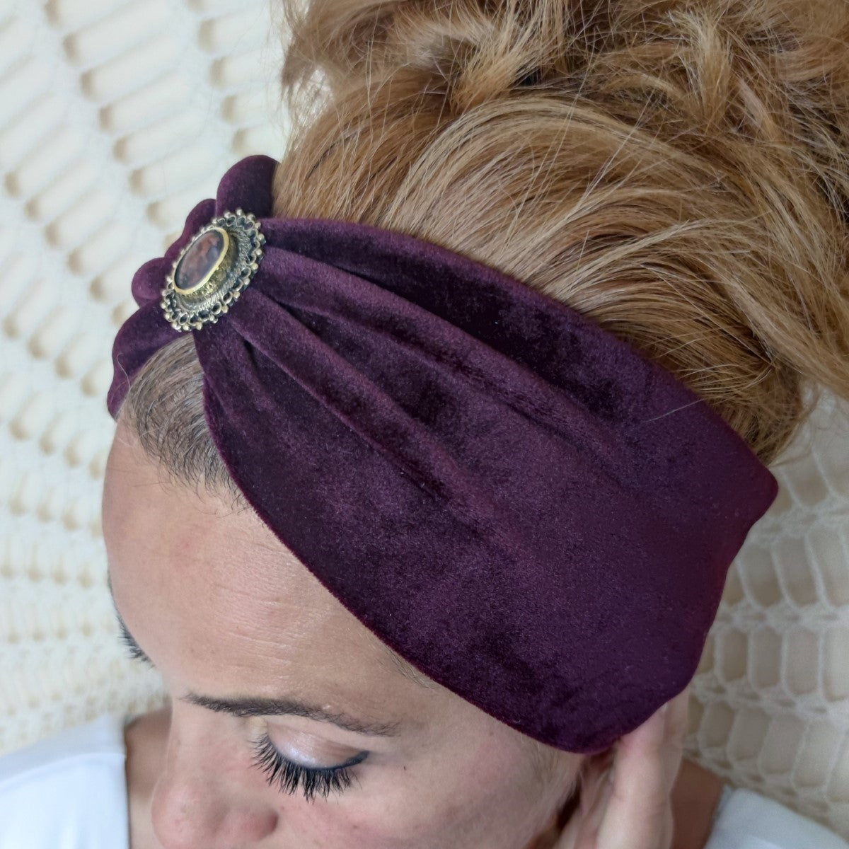Boho Samt Haarbänder mit Edelsteinen verziert in 6 Farben - Love Yourself Kollektion