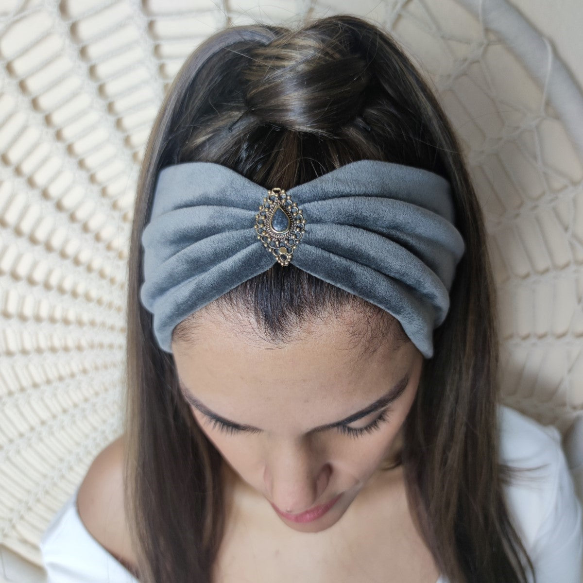 Boho Samt Haarbänder mit Edelsteinen verziert in 6 Farben - Love Yourself Kollektion