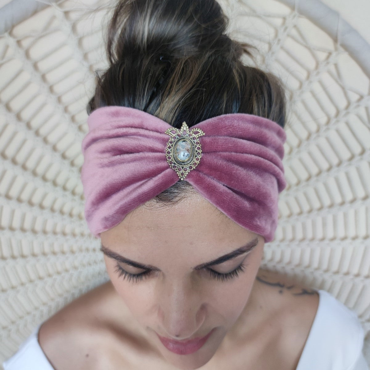 Boho Samt Haarbänder mit Edelsteinen verziert in 6 Farben - Love Yourself Kollektion