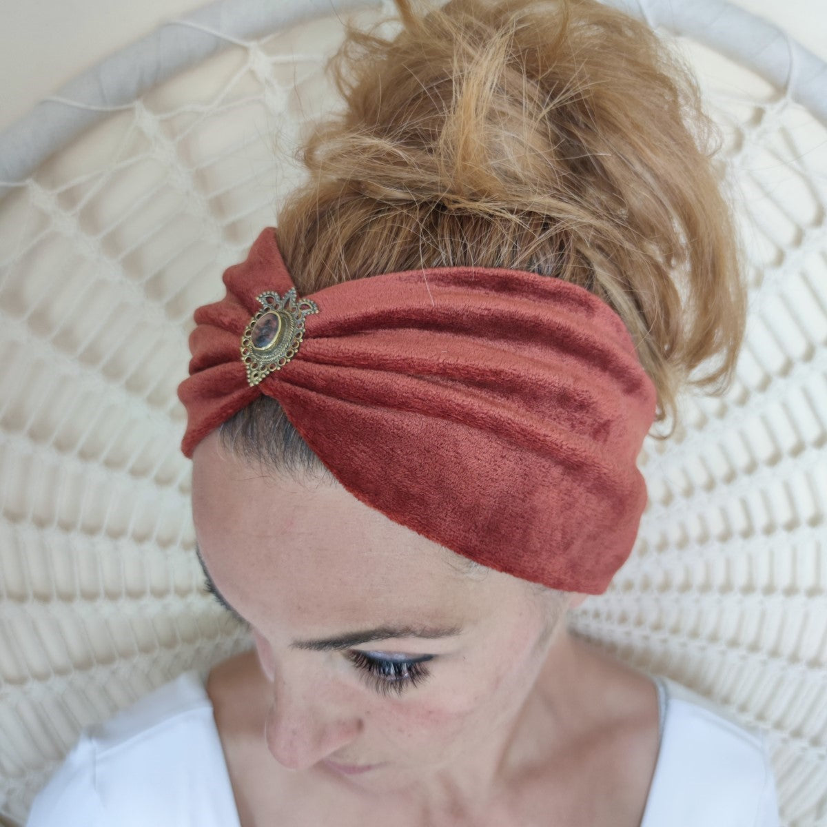 Boho Samt Haarbänder mit Edelsteinen verziert in 6 Farben - Love Yourself Kollektion