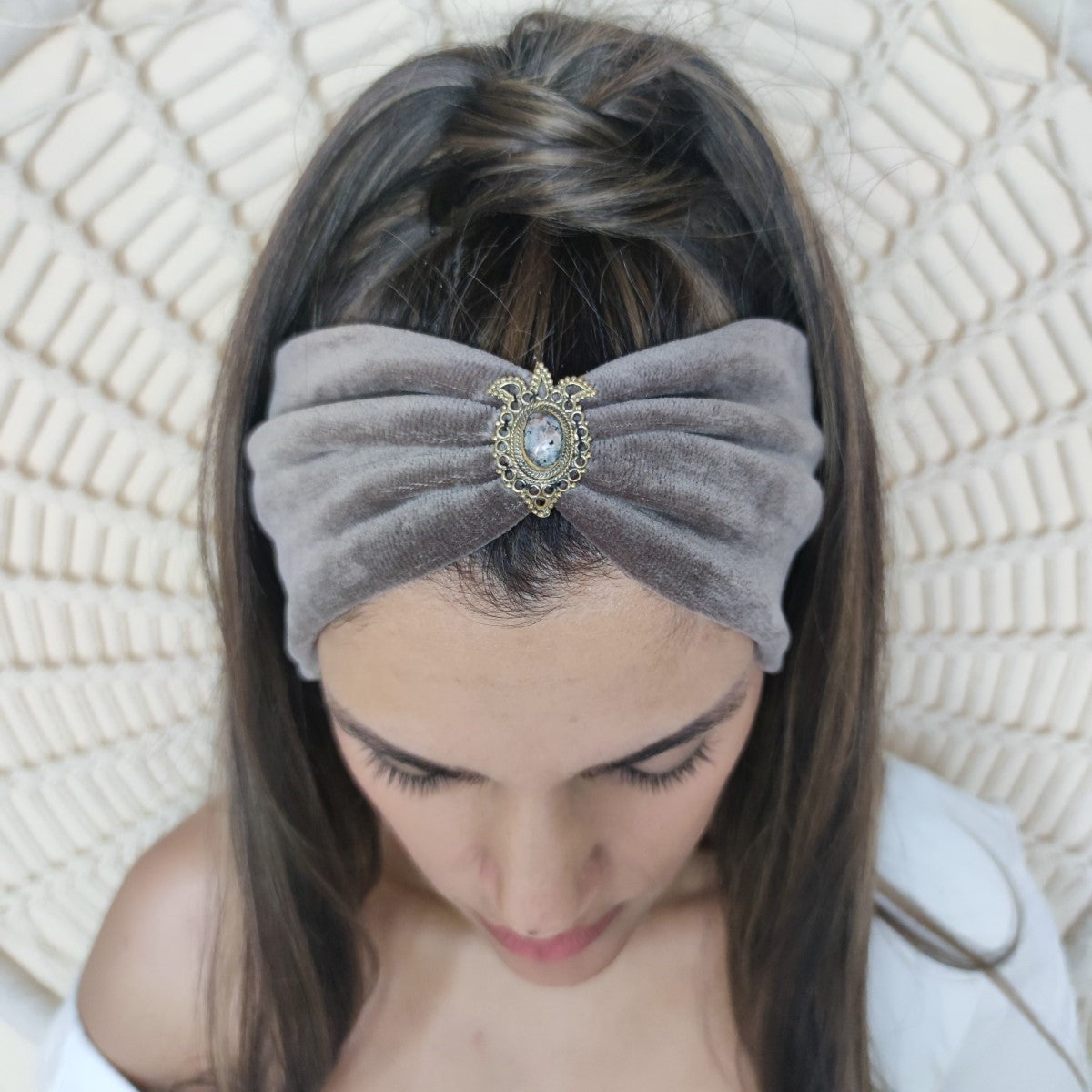 haarband mit stein, stirnband mit stein, haarband mit brosche, stirnband mit brosche, boho haarband, damen haarband, winter haarband, winter stirnband, samt haarband, winter haarband, festival schmuck, schmuck yoga, kopfschmuck, boho haarband