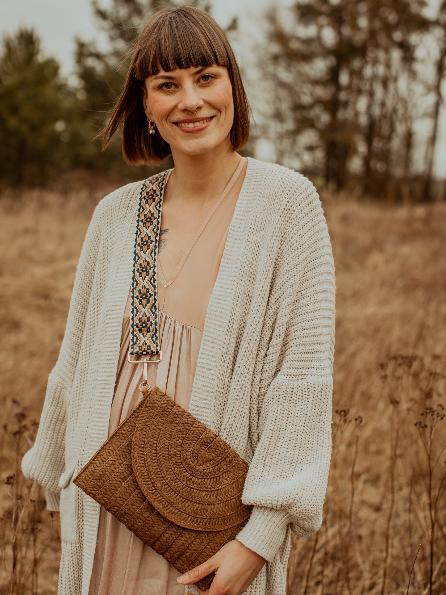 Braune Handtasche Mirela mit Hippie Taschenband