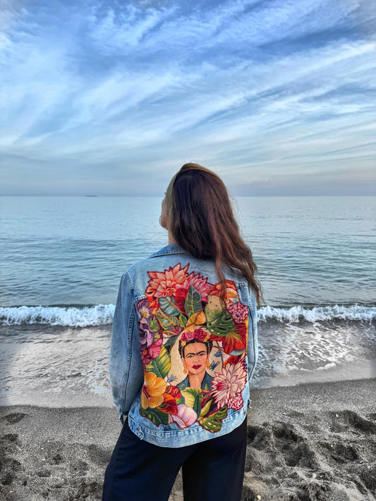 Wir machen aus deiner Jacke ein Statement 😍 Frida Khalo Jeansjacke. Upcycling