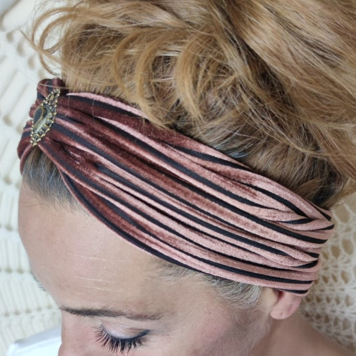 Deri Edelstein Haarband aus Samt - in Bronze Braun mit schwarzen Streifen