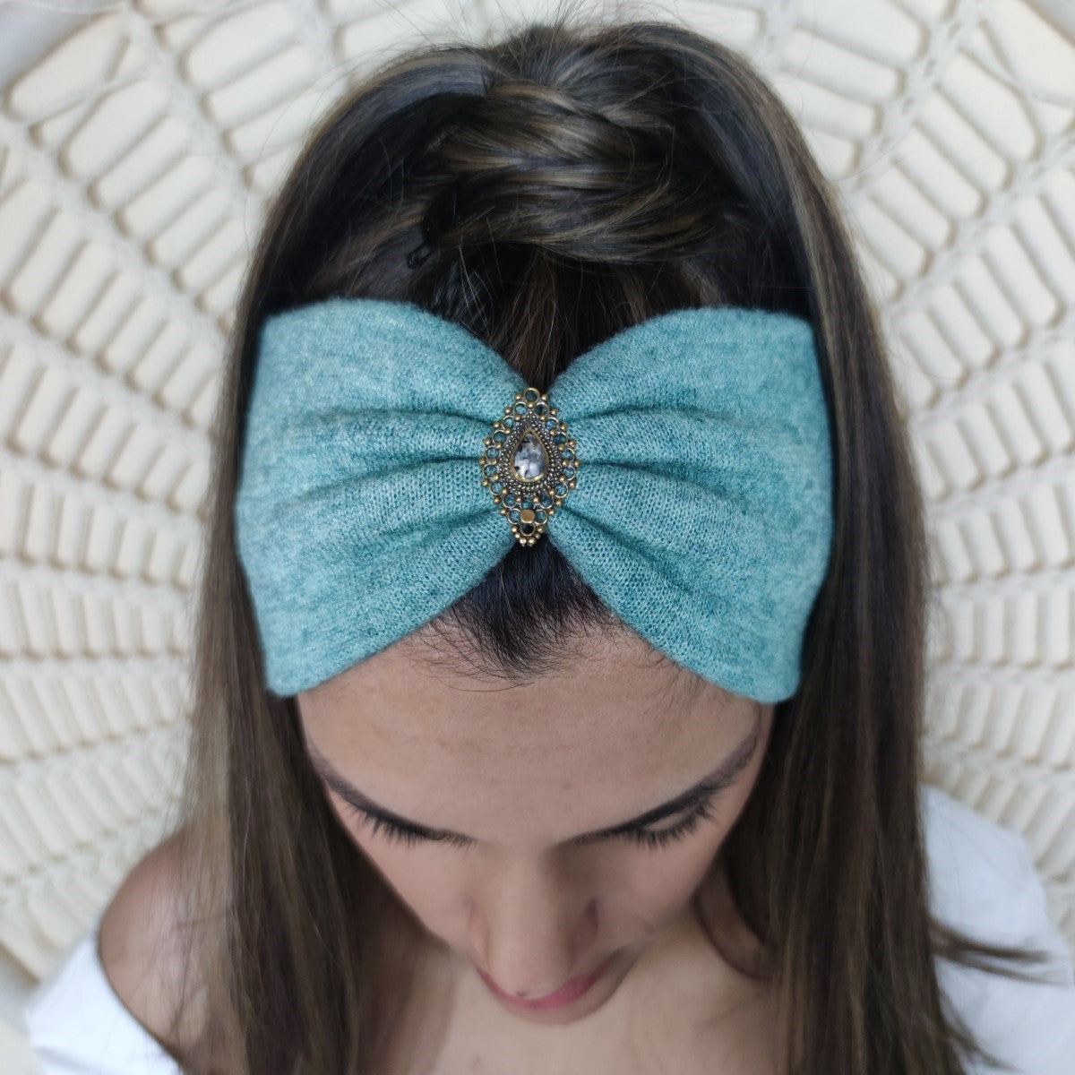 Boho Haarbänder Strick mit Edelsteinen verziert in 4 Farben - Spirit & Soul Kollektion
