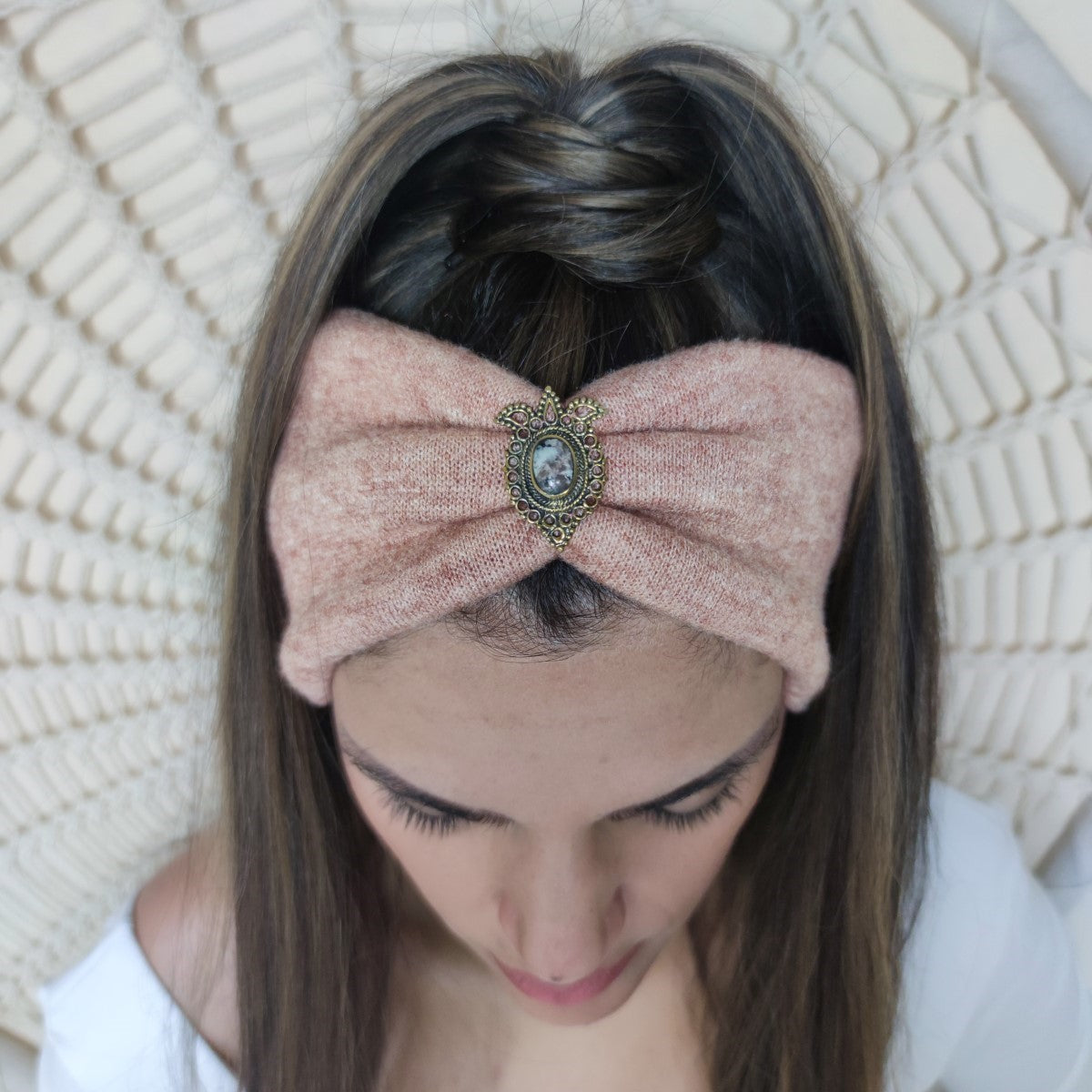 Boho Haarbänder Strick mit Edelsteinen verziert in 4 Farben - Spirit & Soul Kollektion