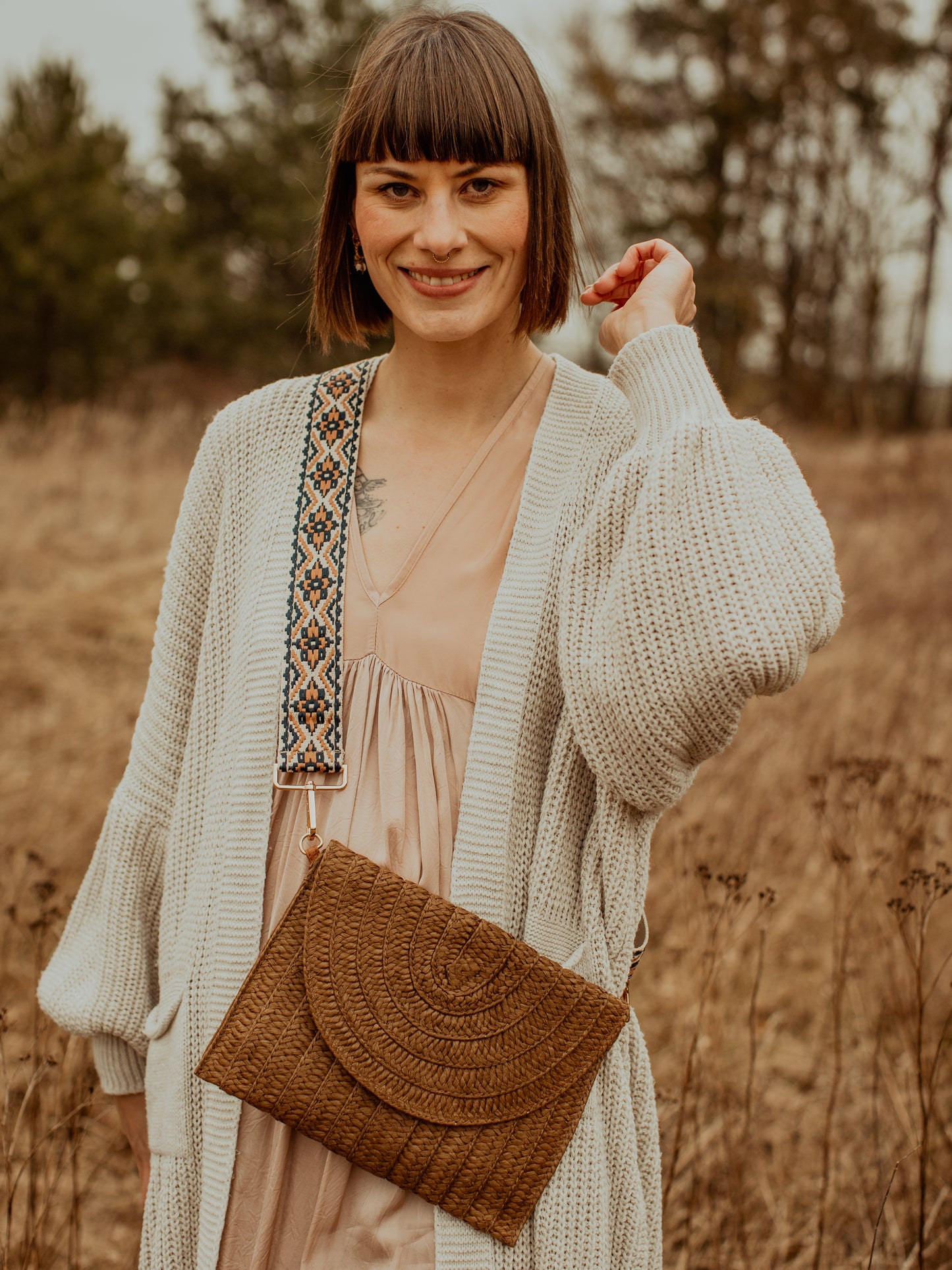 Braune Handtasche Mirela mit Hippie Taschenband